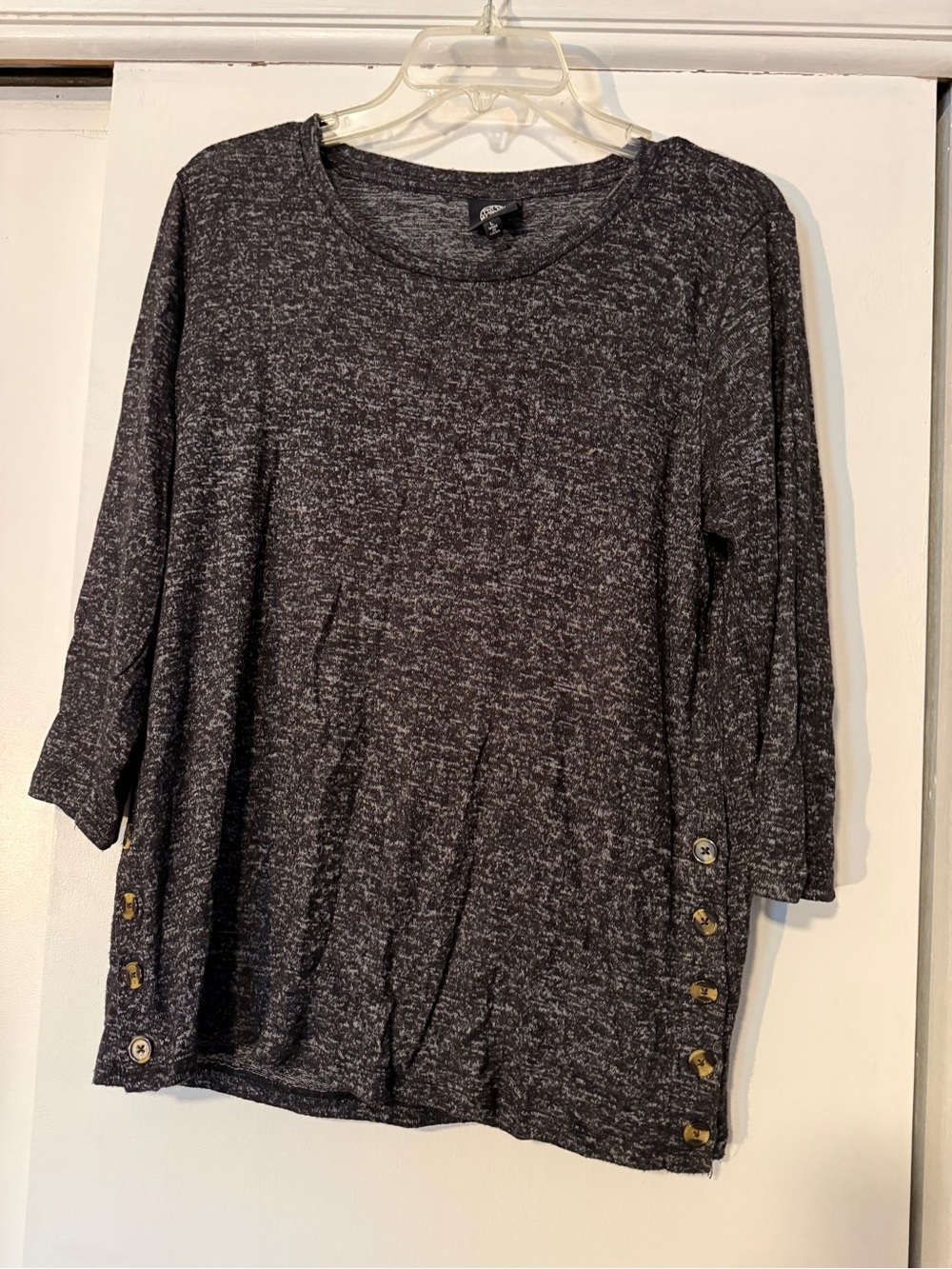 Relaxed Button-Hem Women's Top in Heather Charcoal